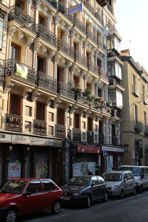 Hostal Graciela Madrid Exterior photo