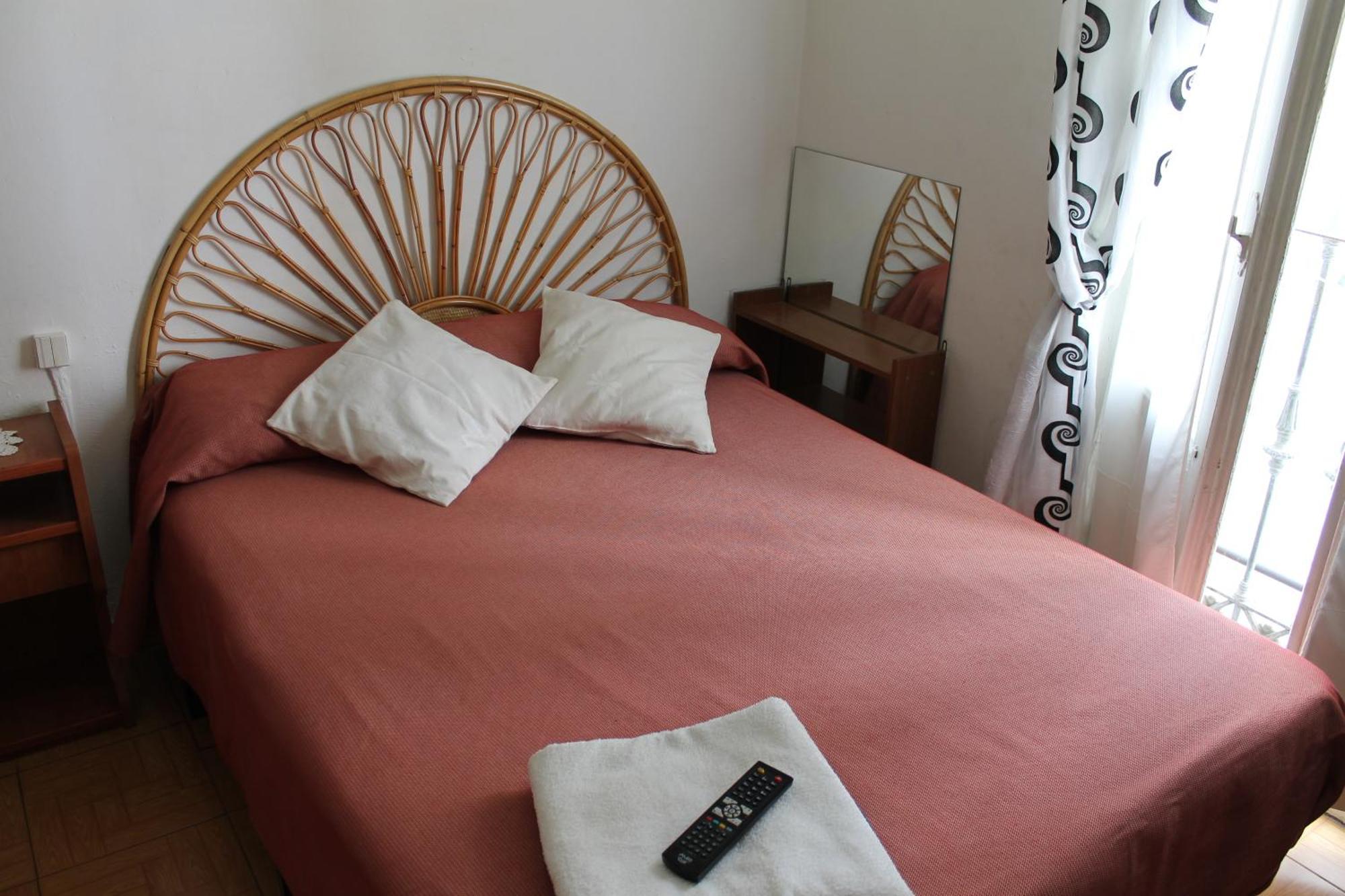 Hostal Graciela Madrid Exterior photo